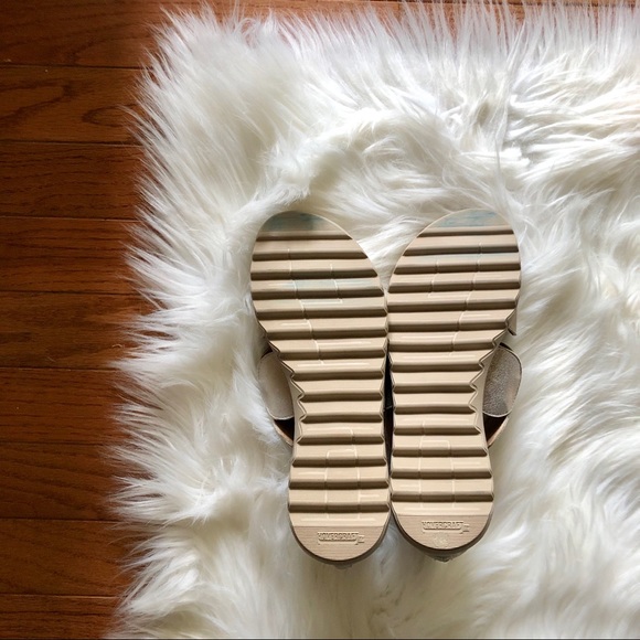 NWOT Sesto Meucci Gold Circle Sandals - Picture 6 of 7